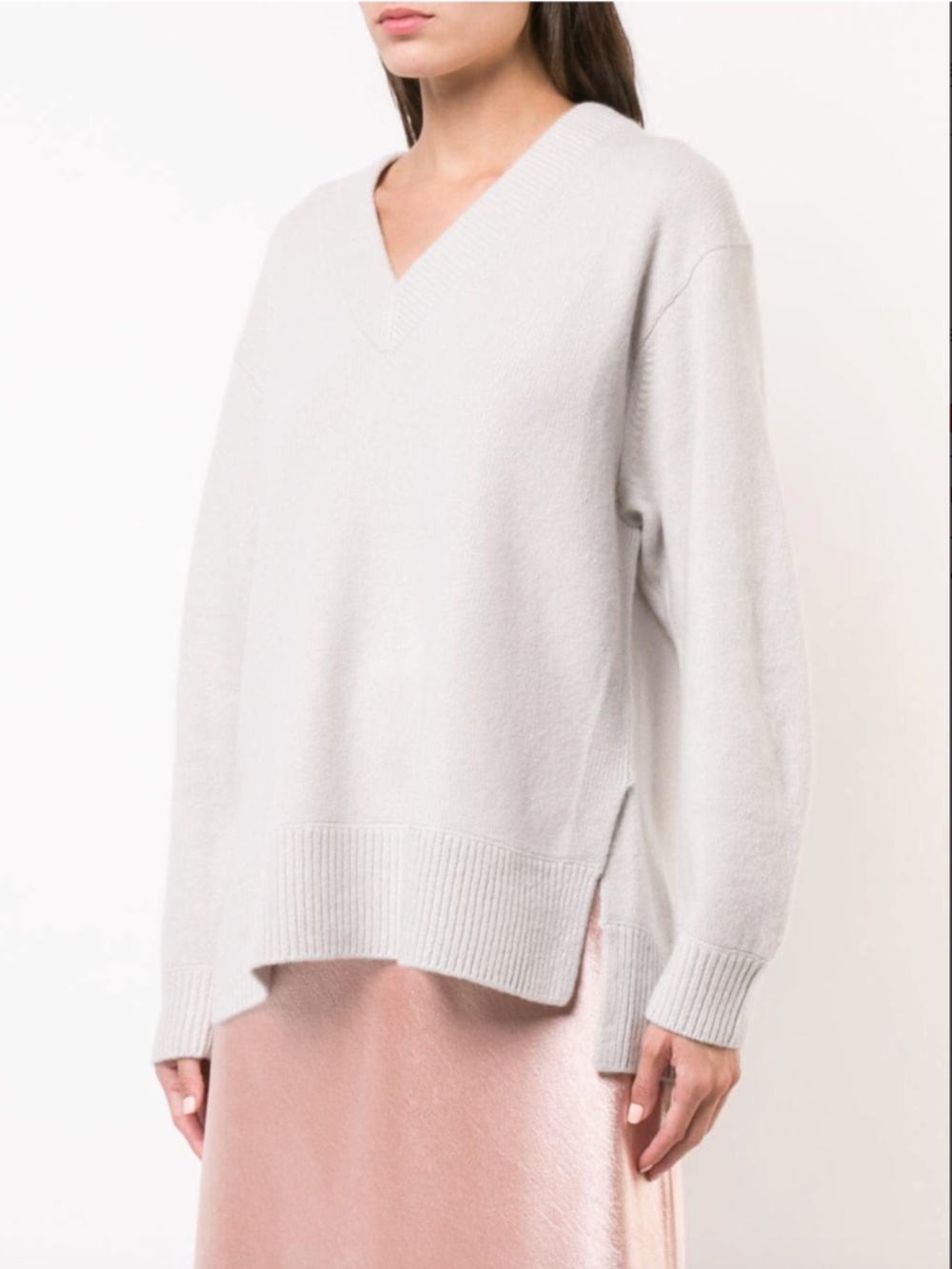 $395 VINCE V-Neck Cashmere Sweater in Ivory EUC/sz M